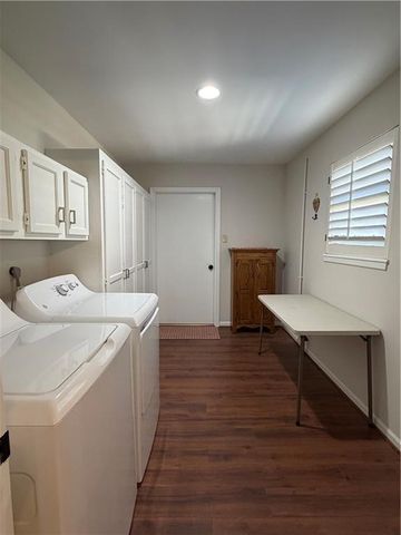 1328 W Jenkins Boulevard, Raymore, MO 64083