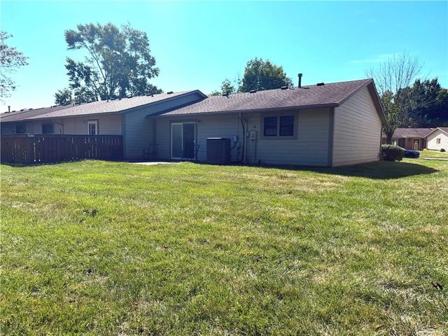 1328 W Jenkins Boulevard, Raymore, MO 64083