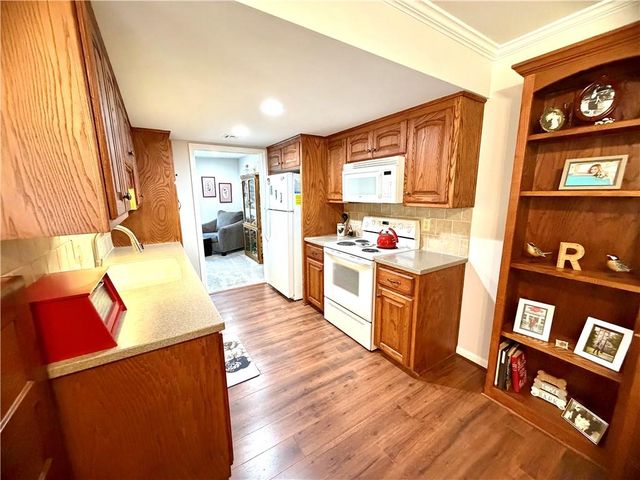 1328 W Jenkins Boulevard, Raymore, MO 64083