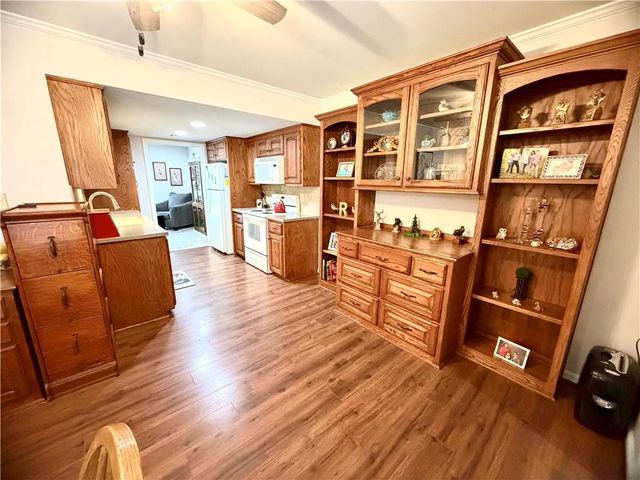 1328 W Jenkins Boulevard, Raymore, MO 64083