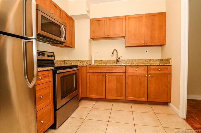 25 Cartright Street 4B, Bridgeport, CT 06604