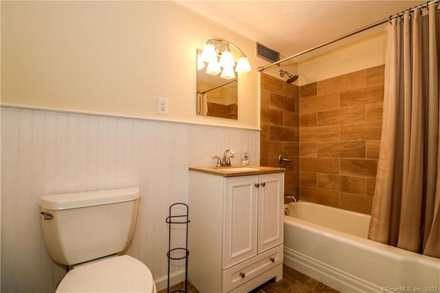 25 Cartright Street 4B, Bridgeport, CT 06604