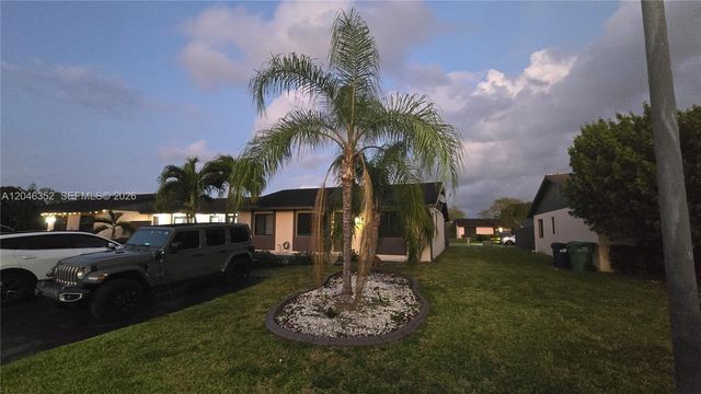 4737 SW 135th Place 4737, Miami, FL 33175