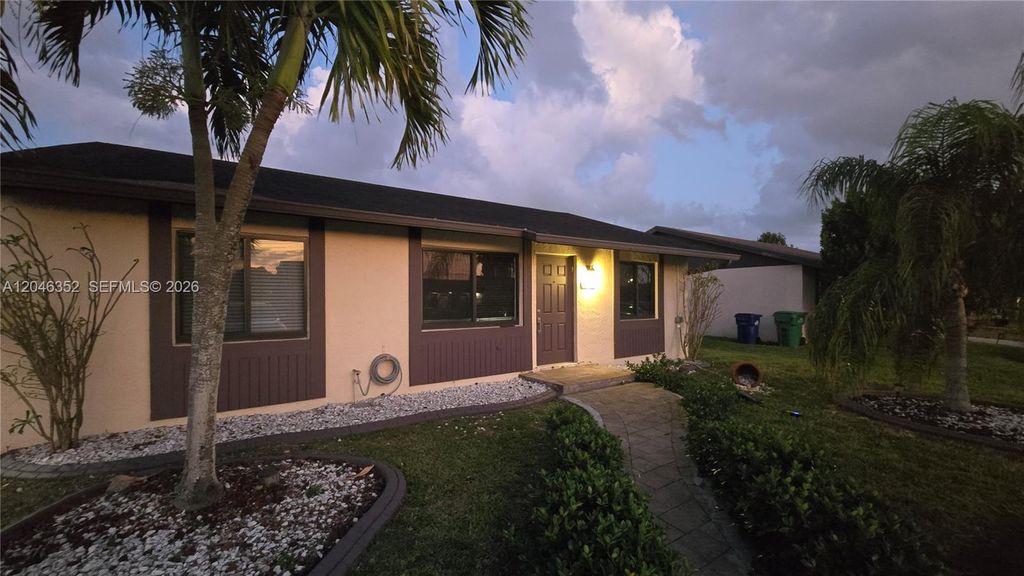 4737 SW 135th Place 4737, Miami, FL 33175