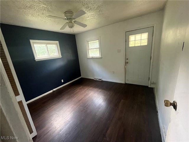 634 Goist Lane, Girard, OH 44420