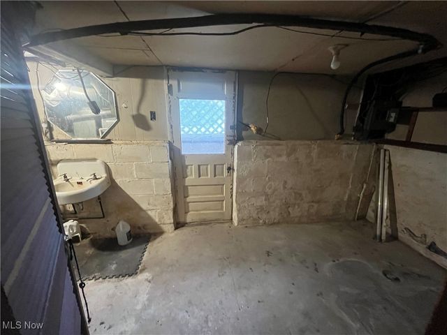 634 Goist Lane, Girard, OH 44420