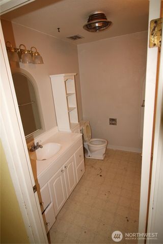 9513 NE Burton Road, Vancouver, WA 98662