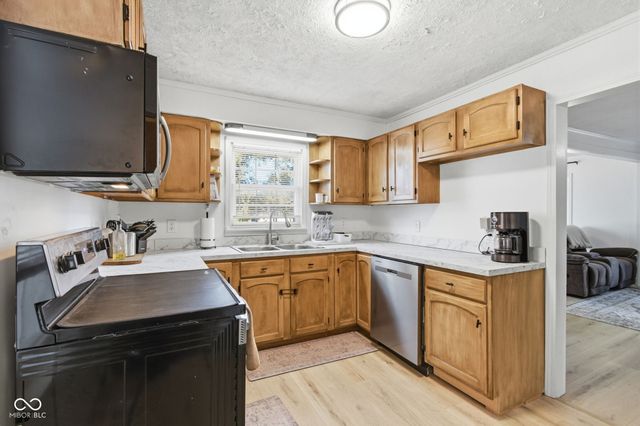 9694 S State Road 9, Pendleton, IN 46064