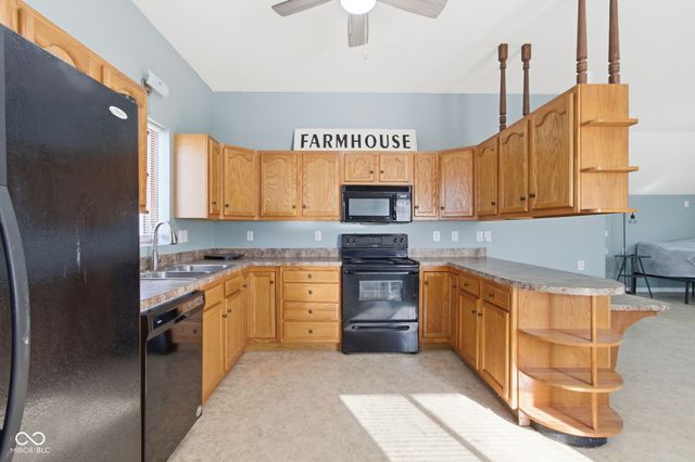 9694 S State Road 9, Pendleton, IN 46064