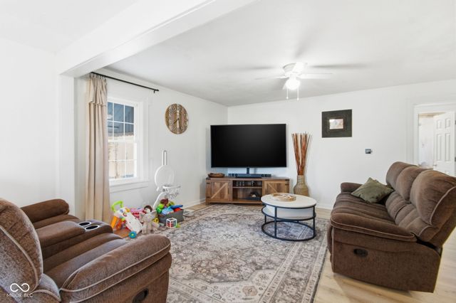 9694 S State Road 9, Pendleton, IN 46064