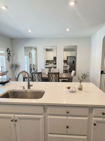 10609 Paige Circle, Orland Park, IL 60462