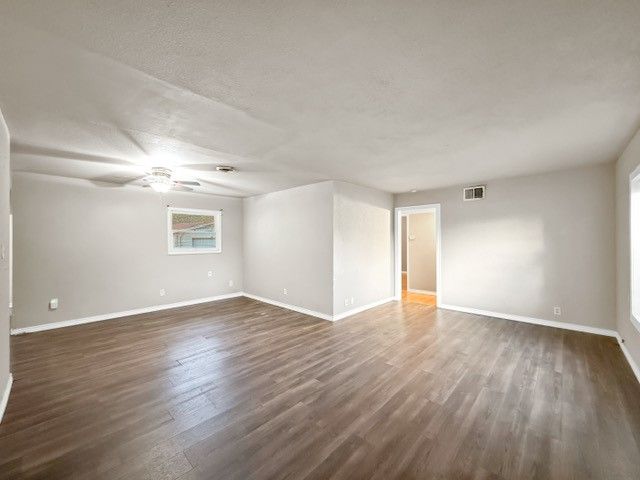 1130 Belmeade Dr, Corpus Christi, TX 78412