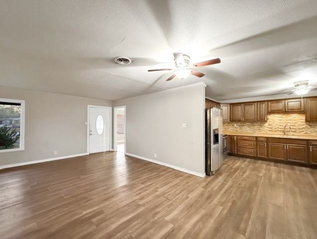 1130 Belmeade Dr, Corpus Christi, TX 78412