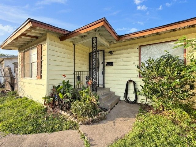 1130 Belmeade Dr, Corpus Christi, TX 78412