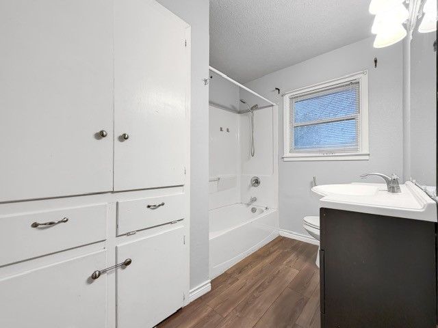 1130 Belmeade Dr, Corpus Christi, TX 78412