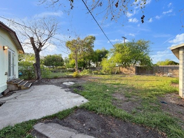 1130 Belmeade Dr, Corpus Christi, TX 78412