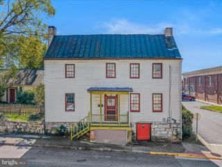 309 W LIBERTY ST, Charles Town, WV 25414
