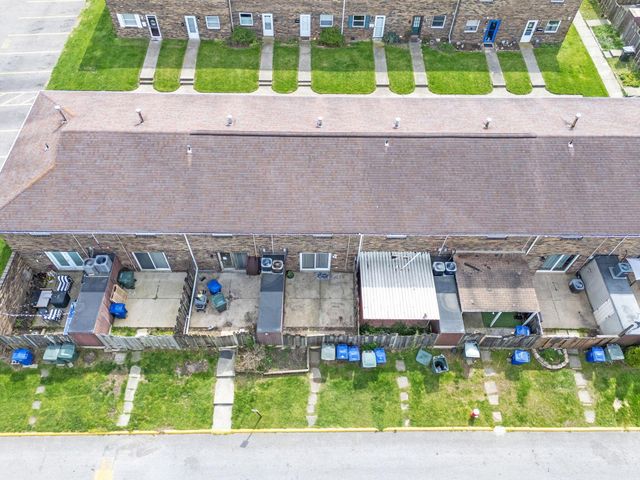 2345 N Woodbrook Circle N, 100, Columbus, OH 43223