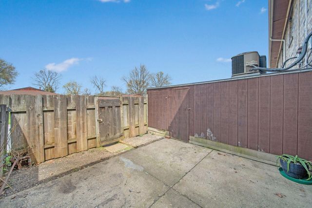 2345 N Woodbrook Circle N, 100, Columbus, OH 43223