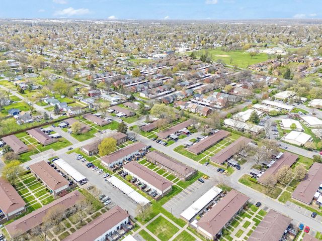 2345 N Woodbrook Circle N, 100, Columbus, OH 43223