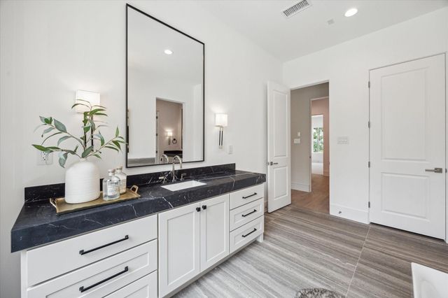 5 Wentworth Green Way, Houston, TX 77027