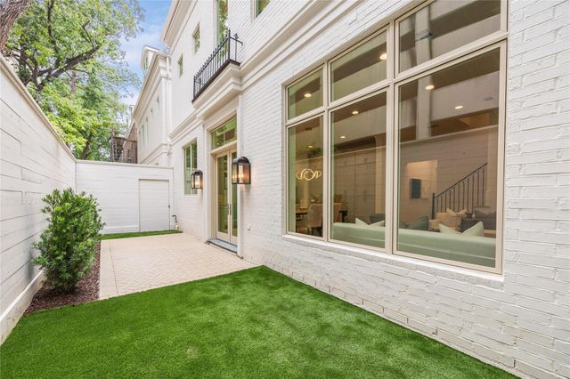 5 Wentworth Green Way, Houston, TX 77027