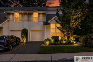 24 Parkside Drive, Jamesburg, NJ 08831