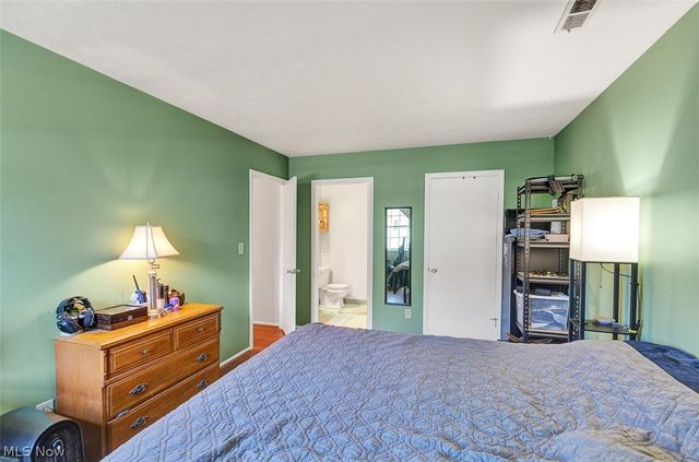 2854 Pease Drive 203S, Rocky River, OH 44116