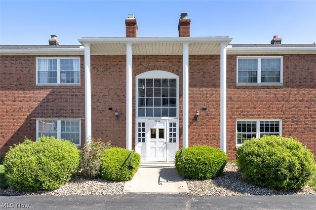 2854 Pease Drive 203S, Rocky River, OH 44116