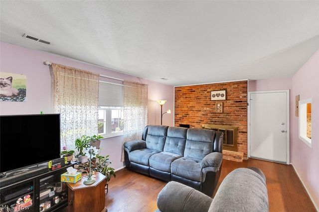 2854 Pease Drive 203S, Rocky River, OH 44116