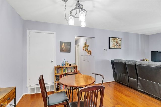 2854 Pease Drive 203S, Rocky River, OH 44116