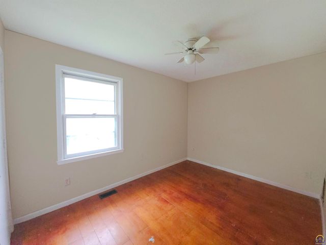 1524 Savage St, Eudora, KS 66025