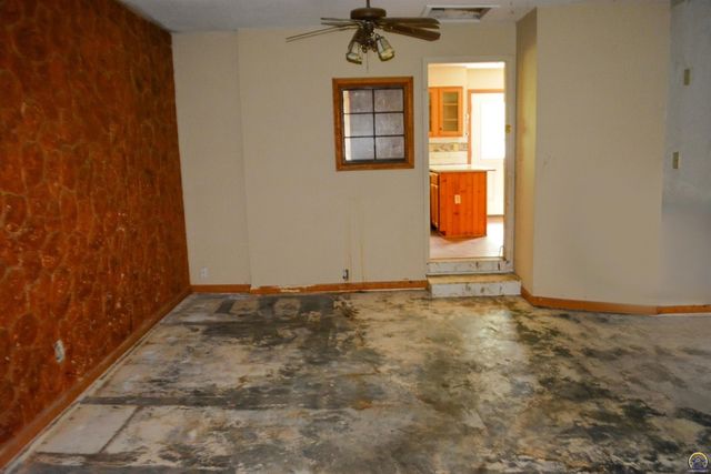 1524 Savage St, Eudora, KS 66025