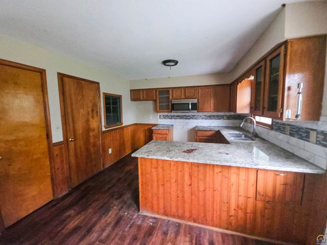 1524 Savage St, Eudora, KS 66025