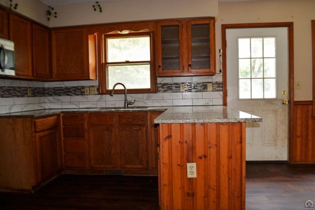 1524 Savage St, Eudora, KS 66025
