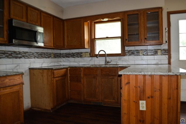 1524 Savage St, Eudora, KS 66025