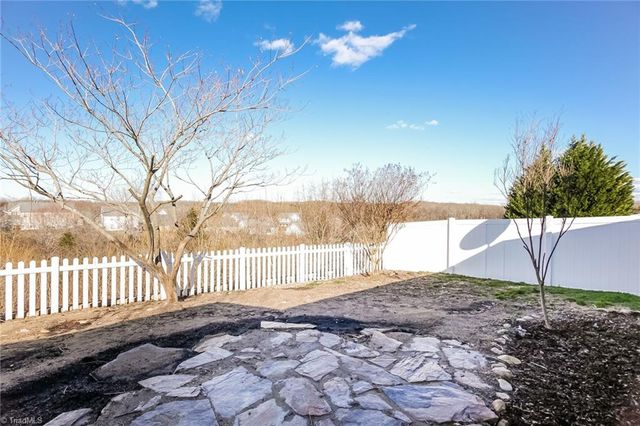 5783 Misty Hill Circle, Clemmons, NC 27012