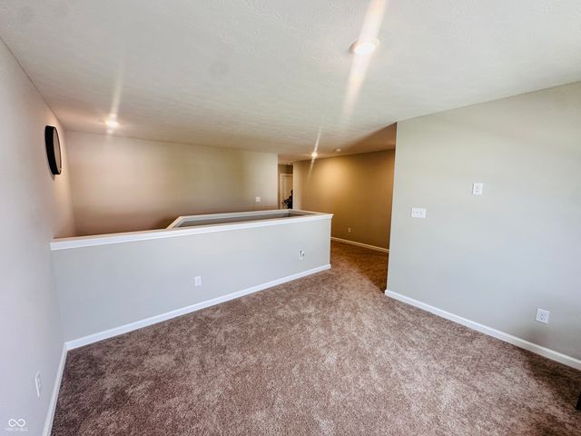 1620 Creek Bed Lane, Pendleton, IN 46064