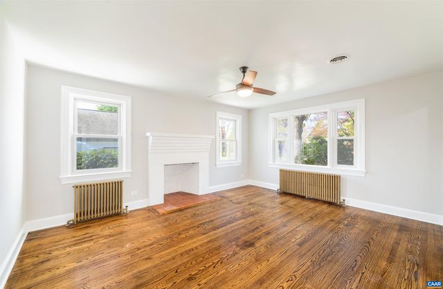 1036 LOCUST AVE, Charlottesville, VA 22901