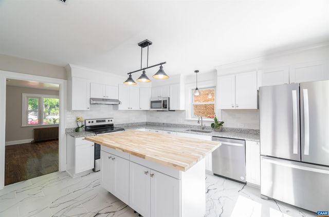 1036 LOCUST AVE, Charlottesville, VA 22901