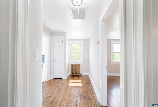 1036 LOCUST AVE, Charlottesville, VA 22901