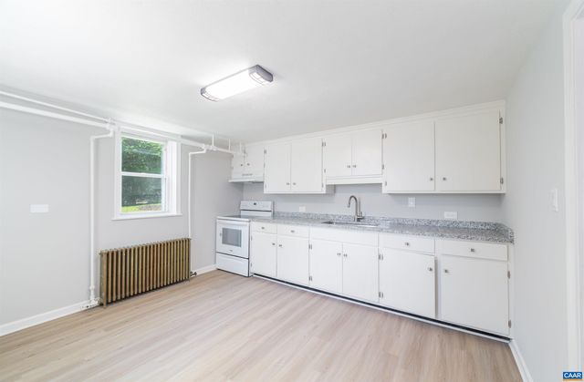 1036 LOCUST AVE, Charlottesville, VA 22901