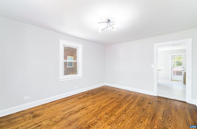 1036 LOCUST AVE, Charlottesville, VA 22901