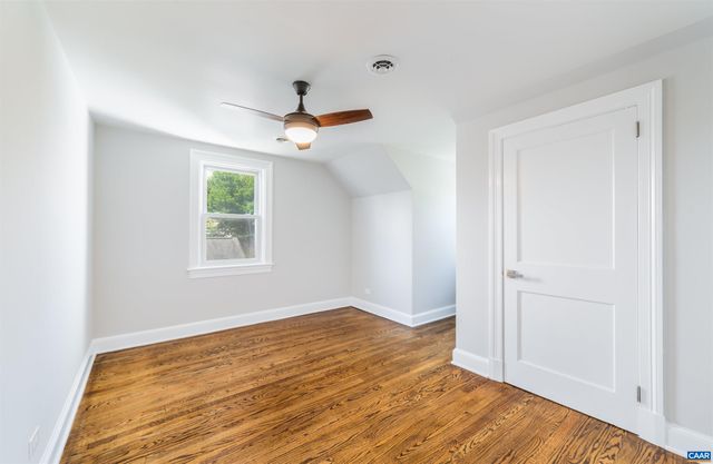 1036 LOCUST AVE, Charlottesville, VA 22901
