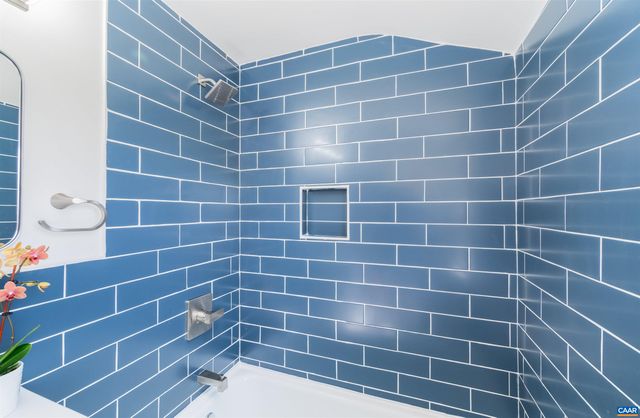 1036 LOCUST AVE, Charlottesville, VA 22901