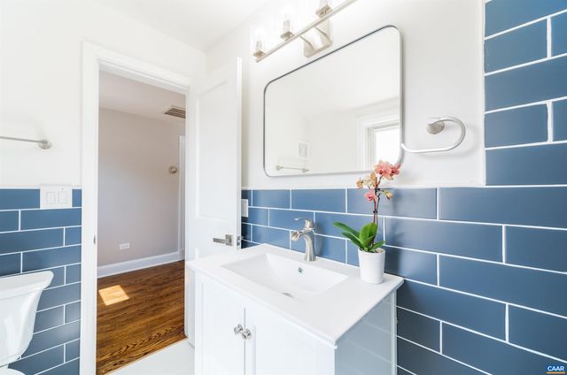 1036 LOCUST AVE, Charlottesville, VA 22901