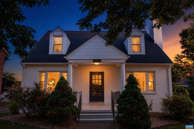 1036 LOCUST AVE, Charlottesville, VA 22901