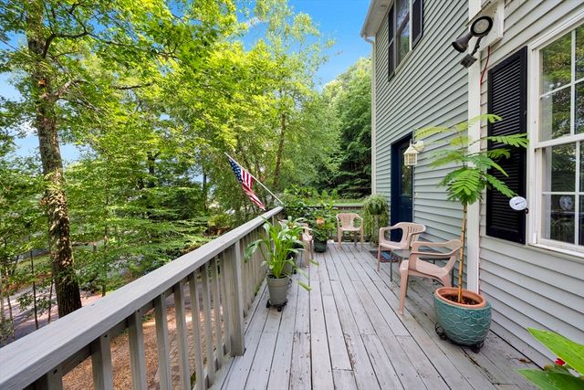 271 Mashapaug Rd, Holland, MA 01521