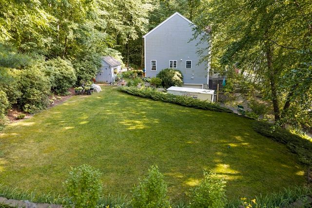 271 Mashapaug Rd, Holland, MA 01521