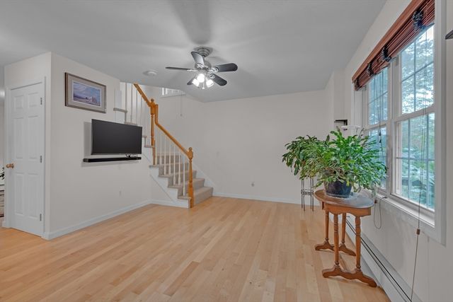 271 Mashapaug Rd, Holland, MA 01521